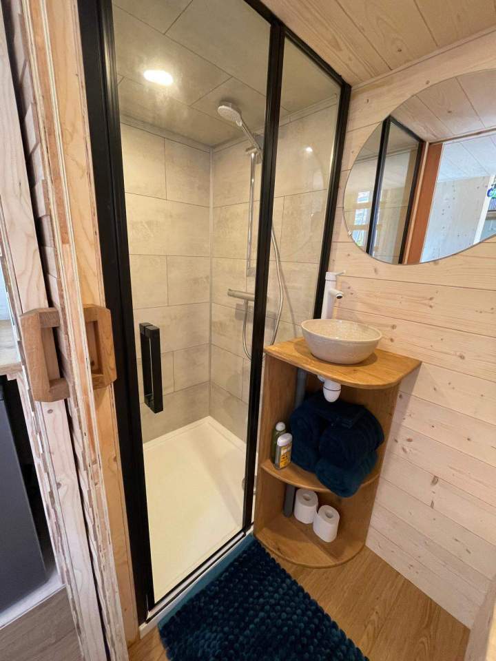 Agencement de douche de tiny house Rouen
